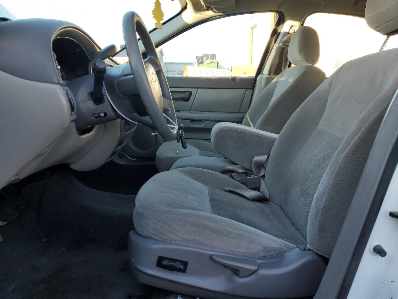 2004 Ford Taurus - Image 7