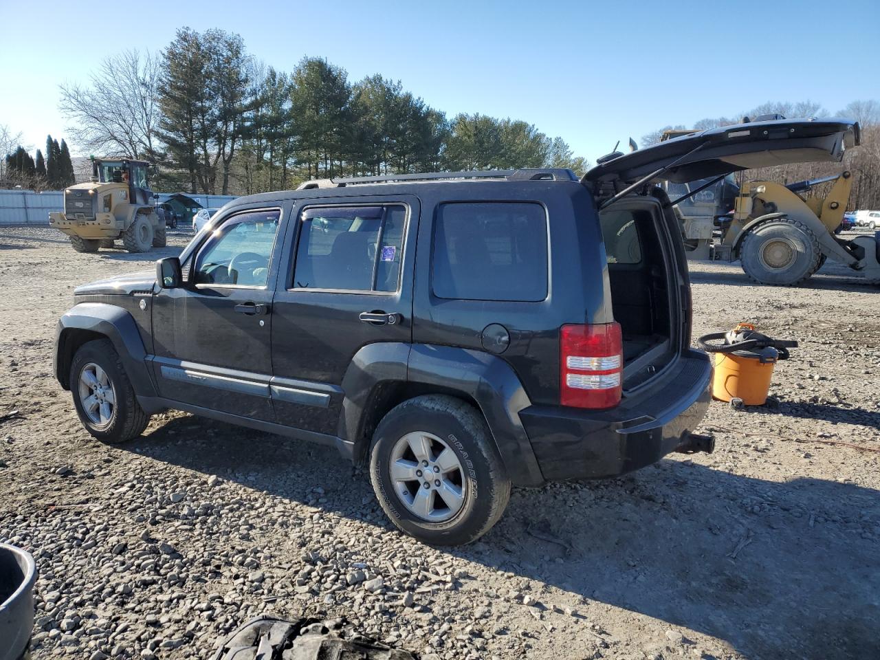 2009 Jeep Liberty (North America) - Image 2