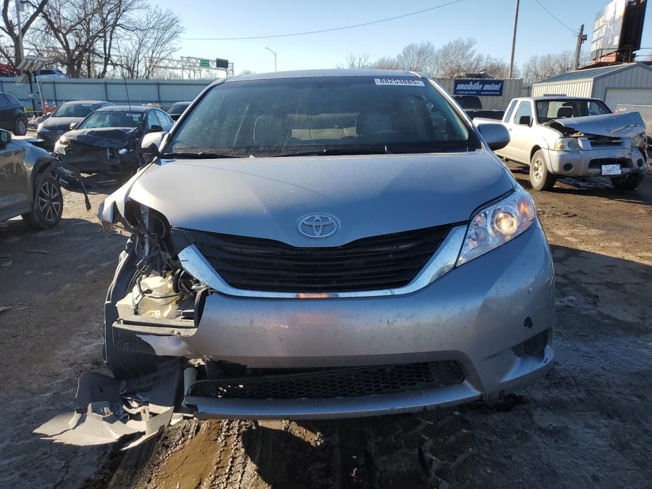 2013 Toyota Sienna - Image 5