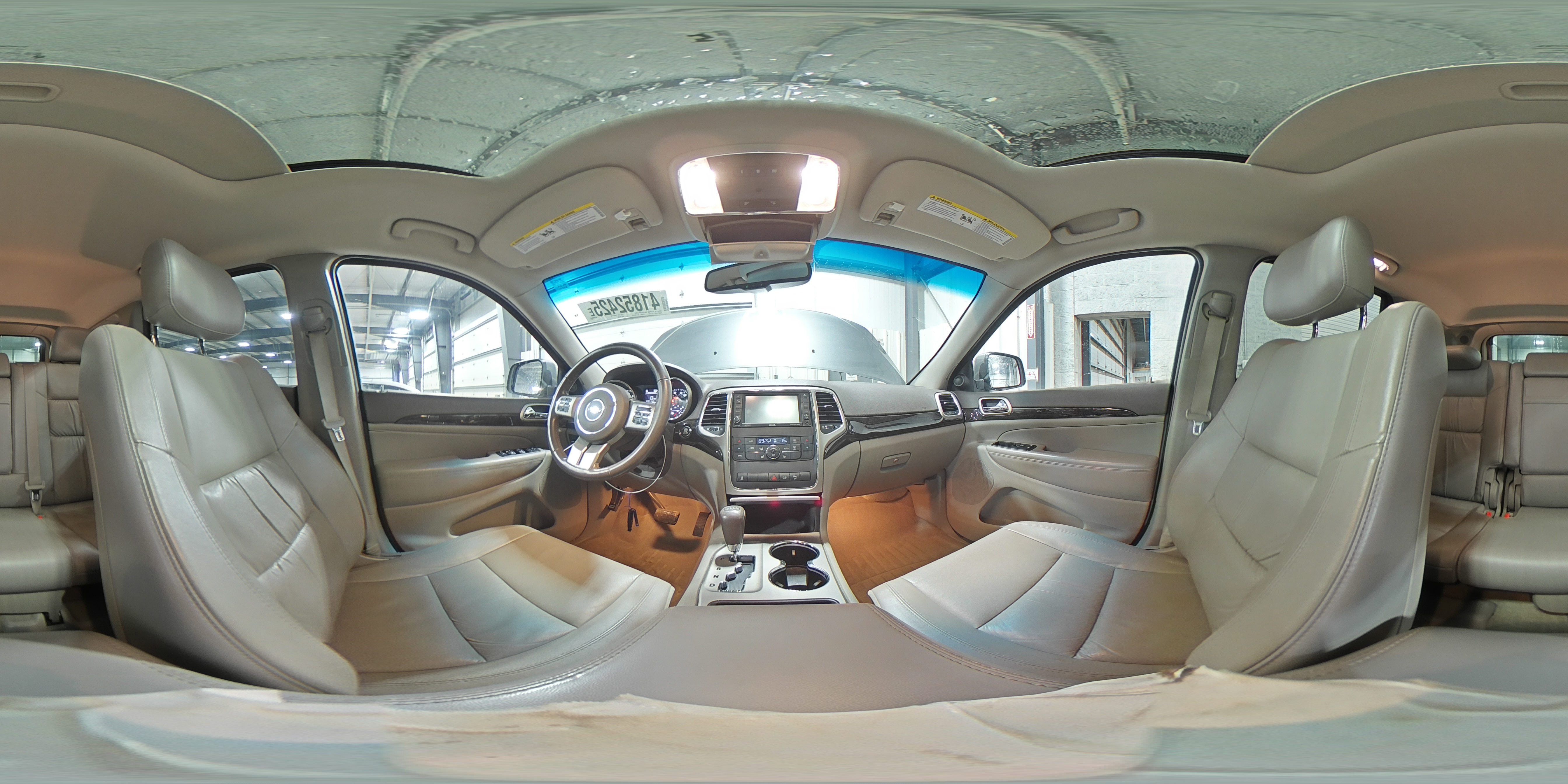 2012 Jeep Grand Cherokee - Image 15