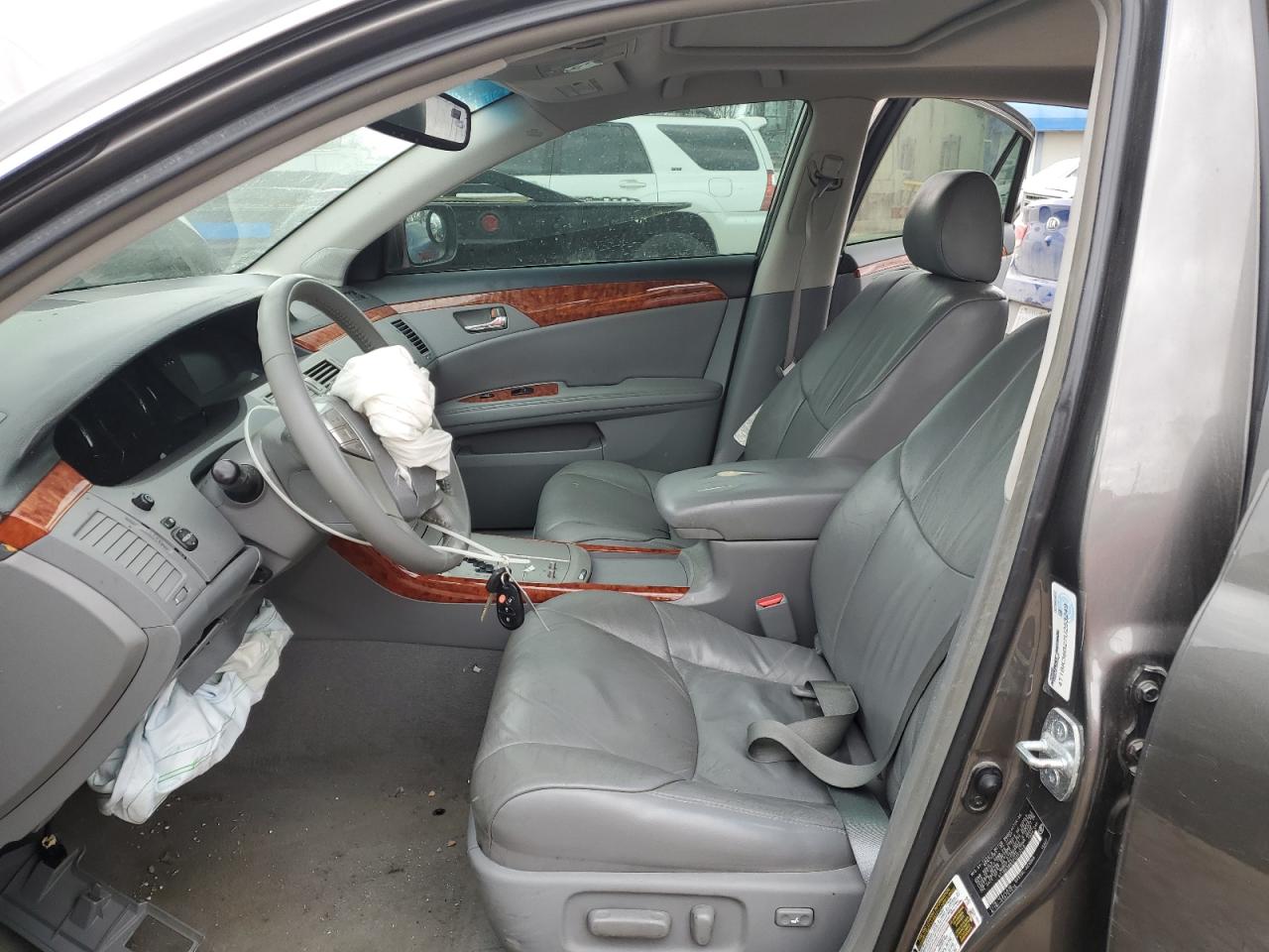2007 Toyota Avalon - Image 7