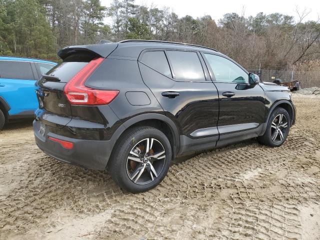  VOLVO XC40 CORE 2024 Czarny