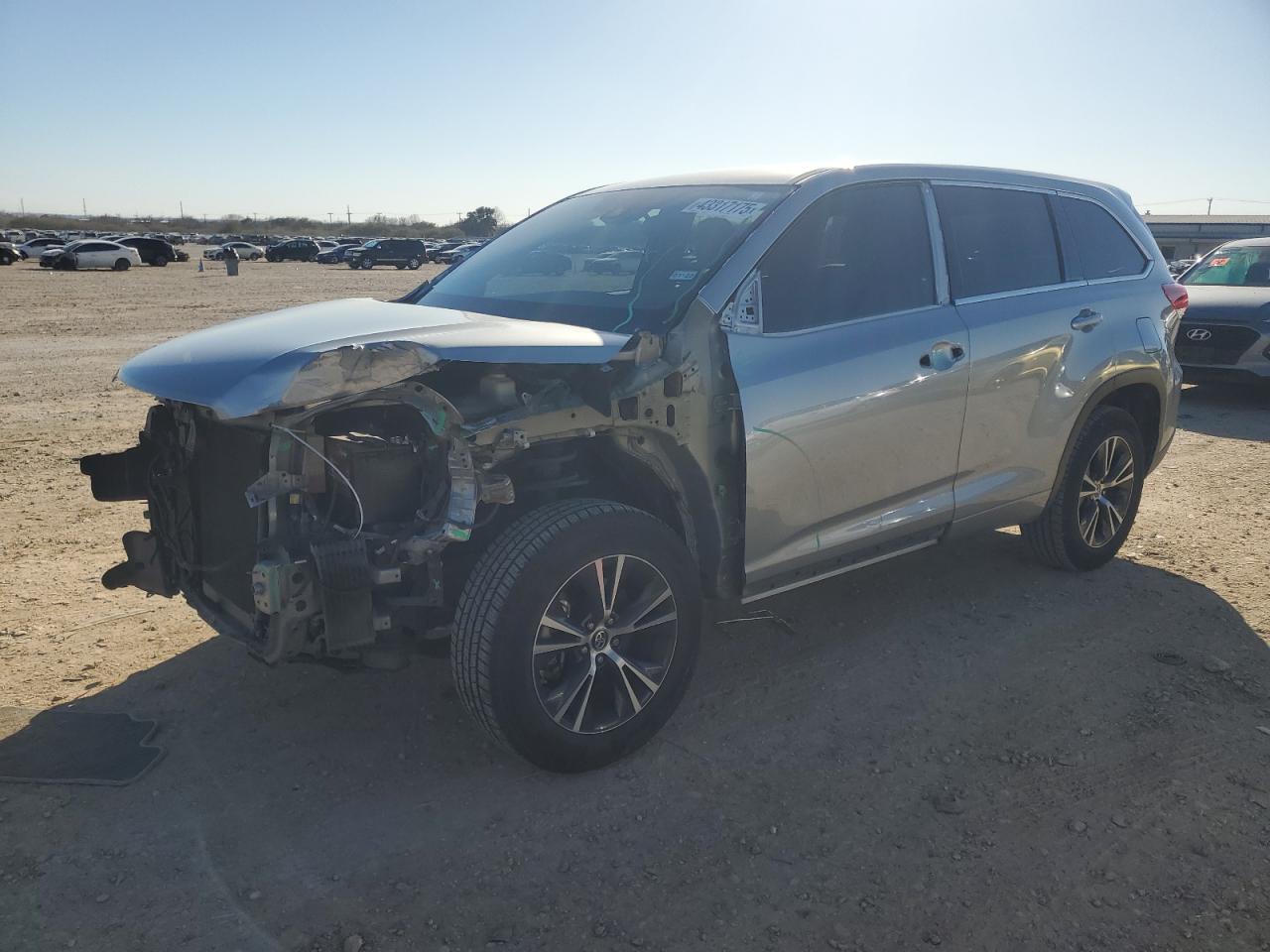 2017 Toyota Highlander - Image 1