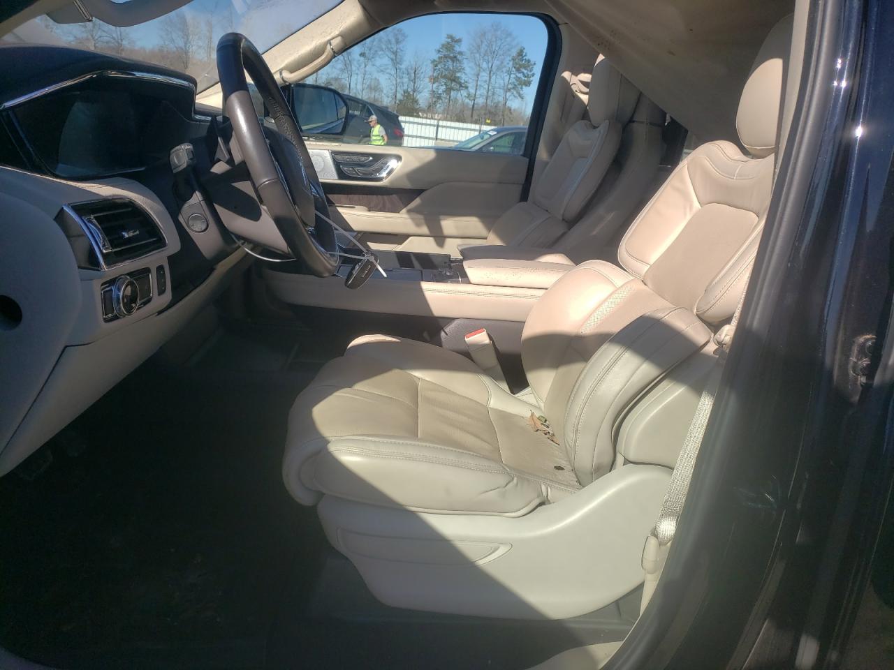 2019 Lincoln Navigator - Image 7