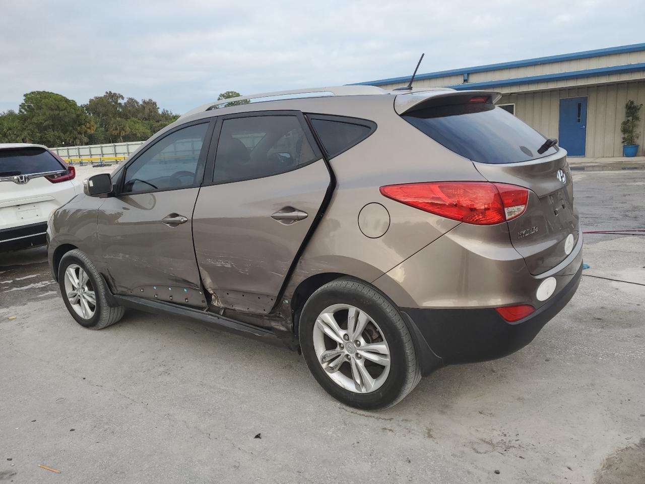 VIN KM8JU3AC8DU592910 2013 HYUNDAI TUCSON no.2