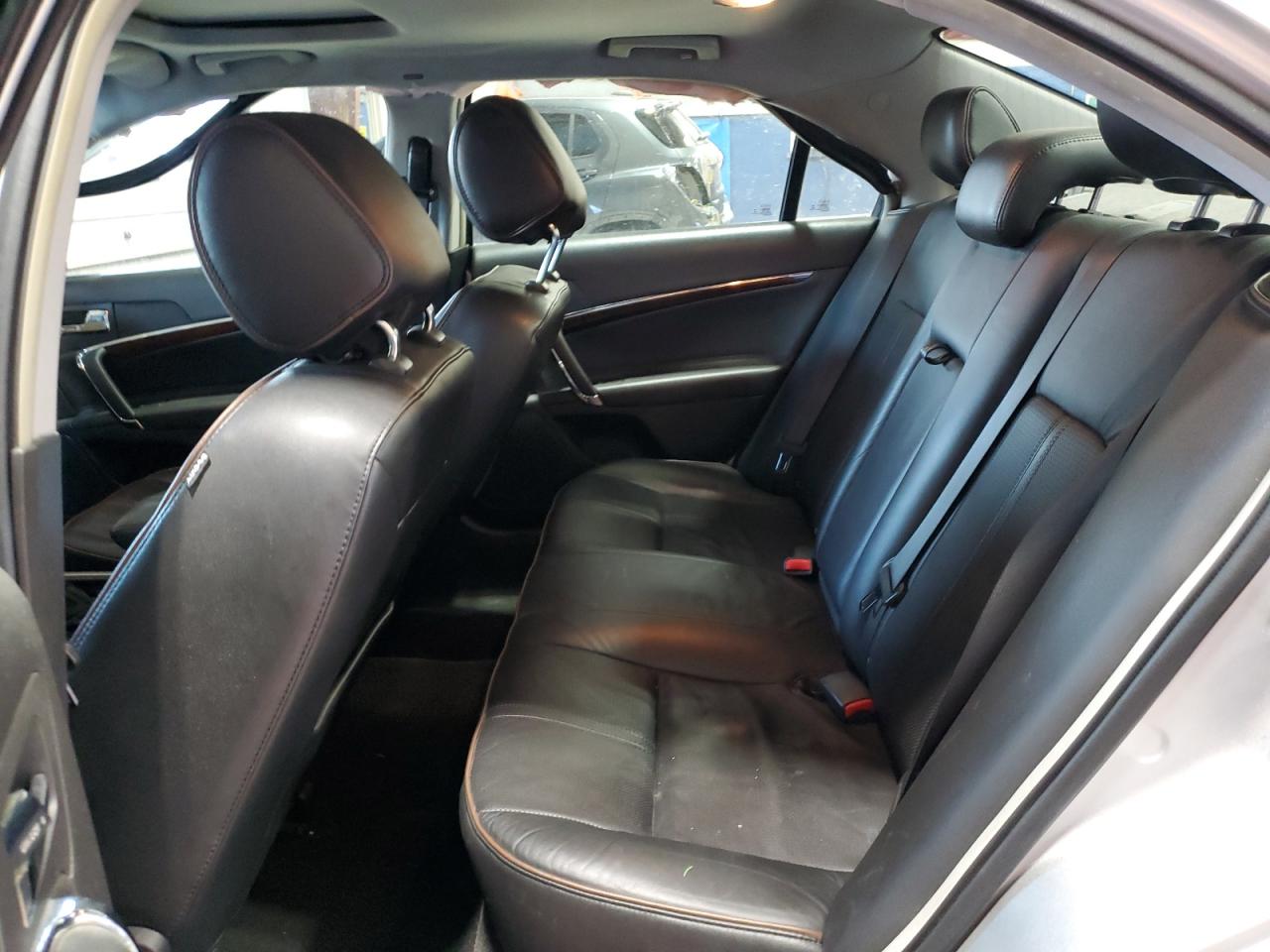 2012 Lincoln MKZ - Image 10