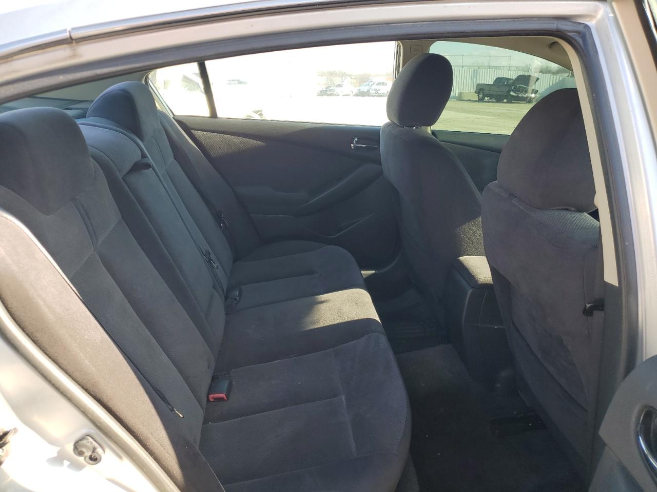 2009 Nissan Altima - Image 10