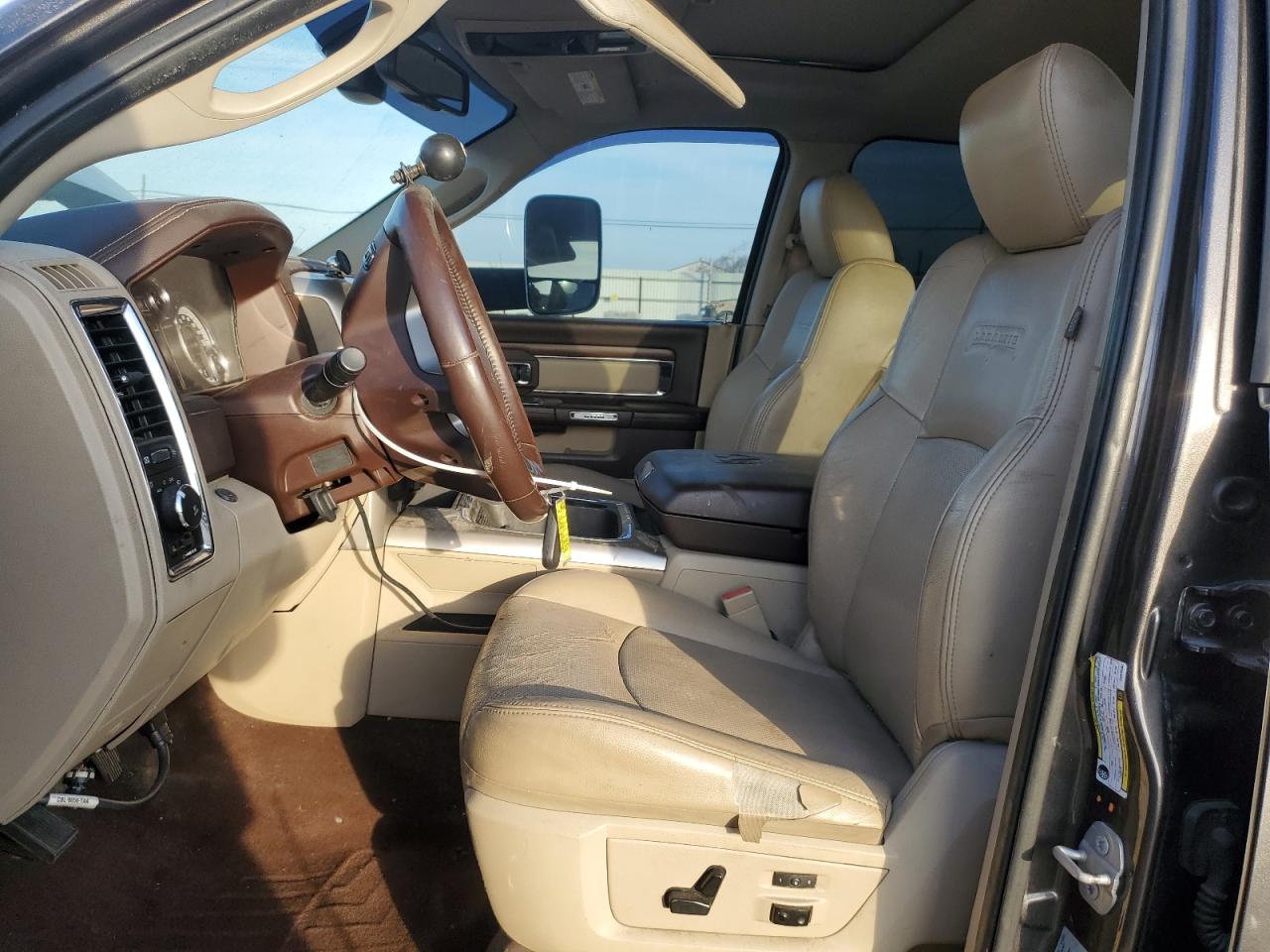 2017 RAM 3500 - Image 7