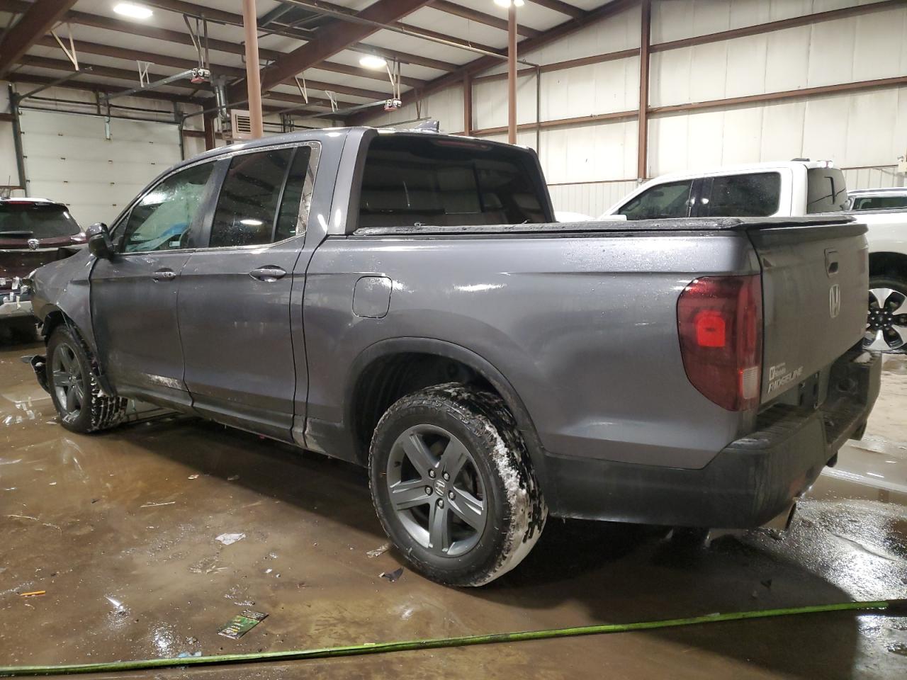 2022 Honda Ridgeline - Image 2
