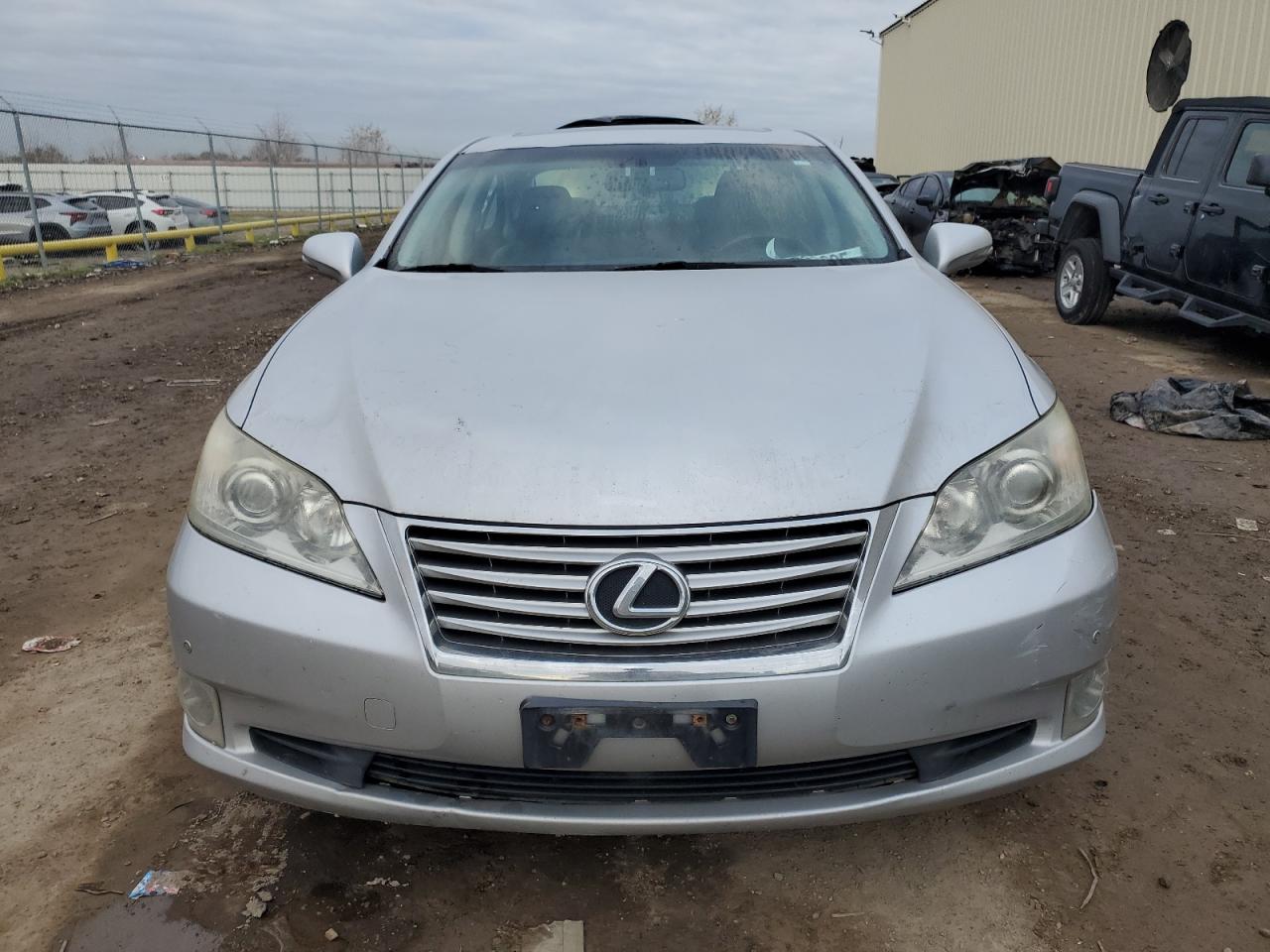 2010 Lexus ES - Image 5