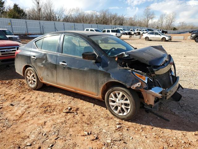  NISSAN VERSA 2018 Чорний