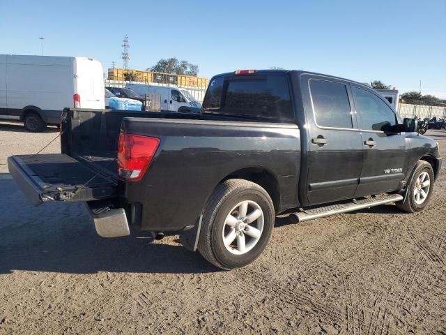  NISSAN TITAN 2014 Czarny