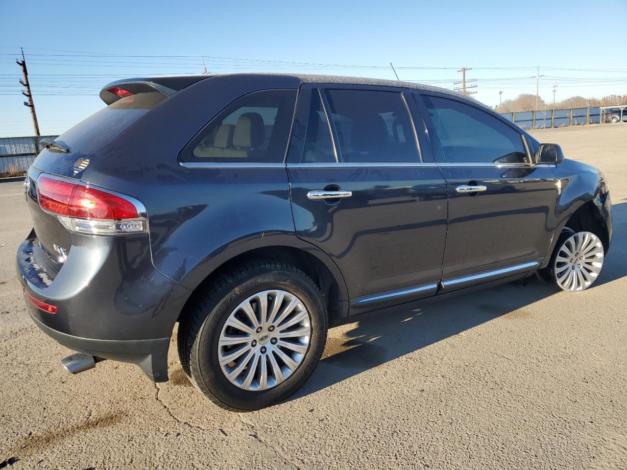 2013 Lincoln MKX - Image 3