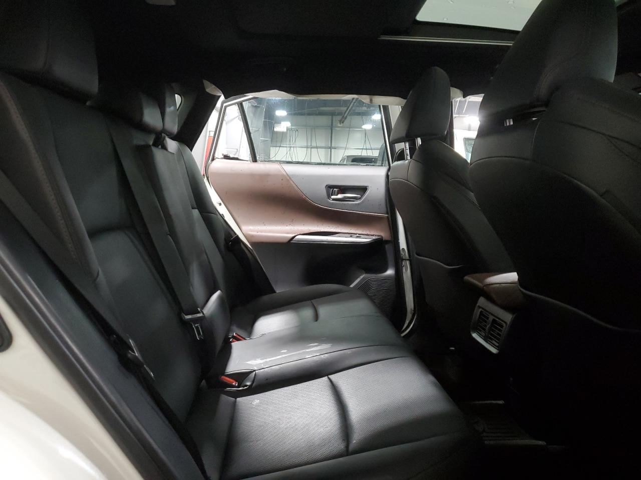 2021 Toyota Venza - Image 11
