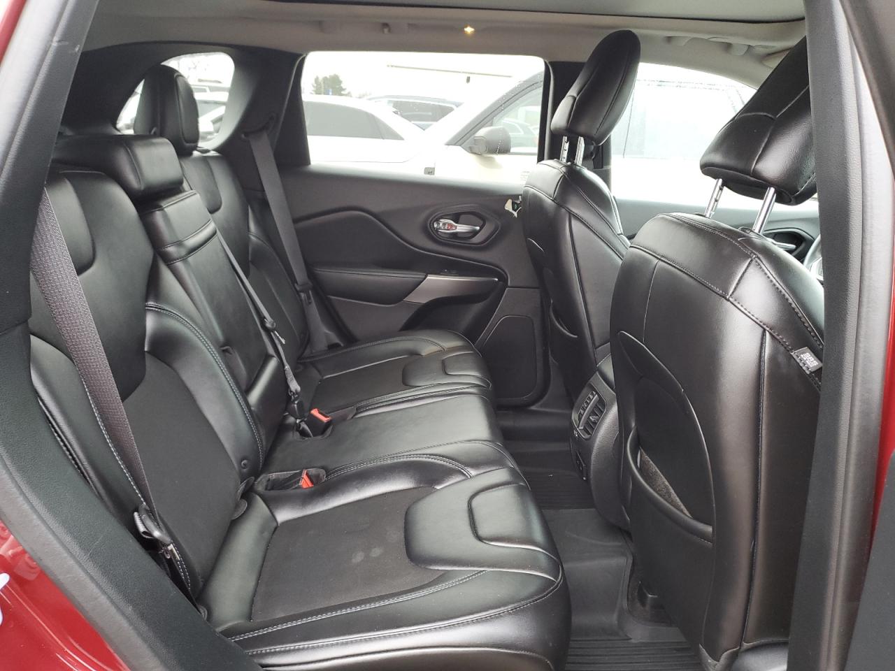 2019 Jeep Grand Cherokee - Image 11
