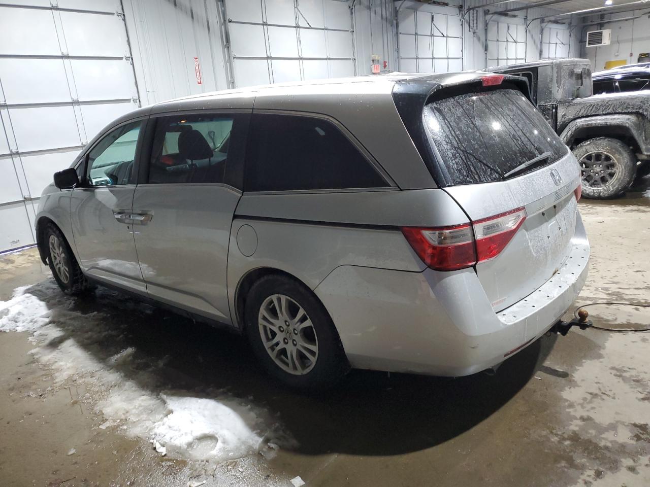 2011 Honda Odyssey - Image 2