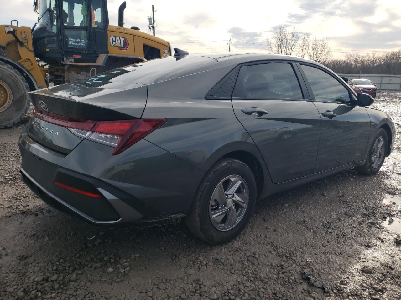 2024 Hyundai Elantra - Image 3