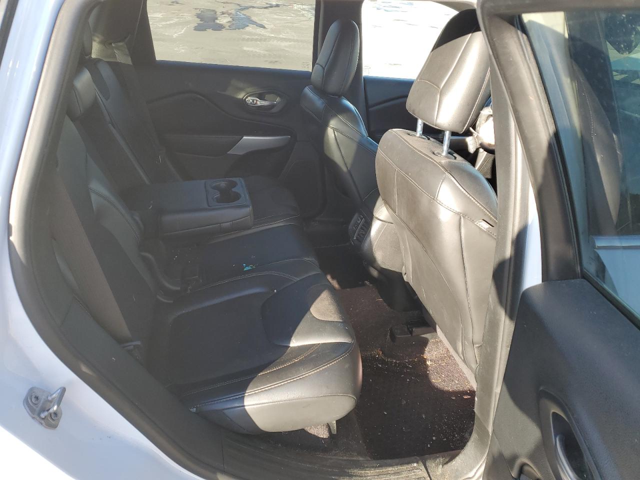 2018 Jeep Grand Cherokee - Image 11