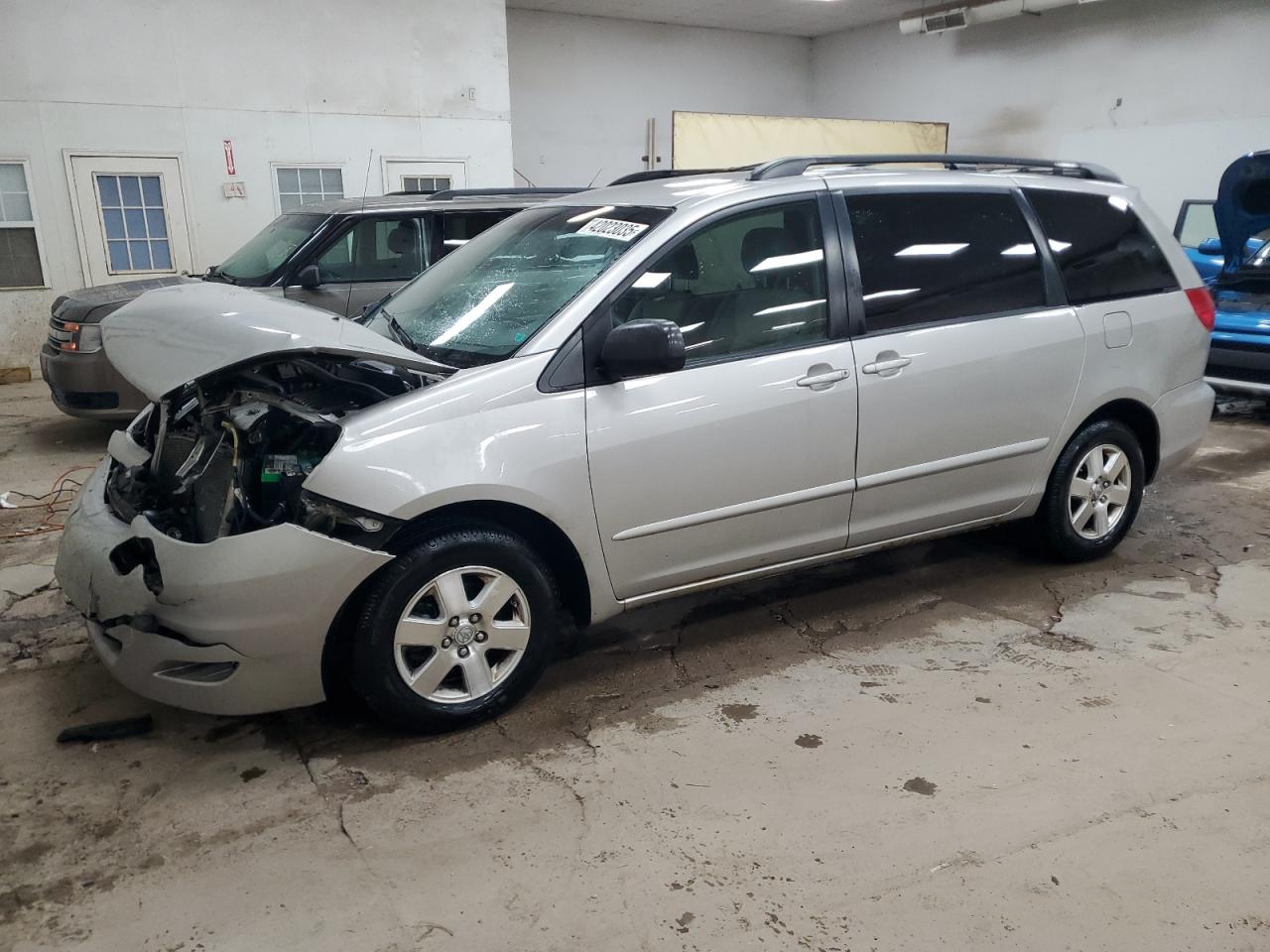 2008 Toyota Sienna - Image 1