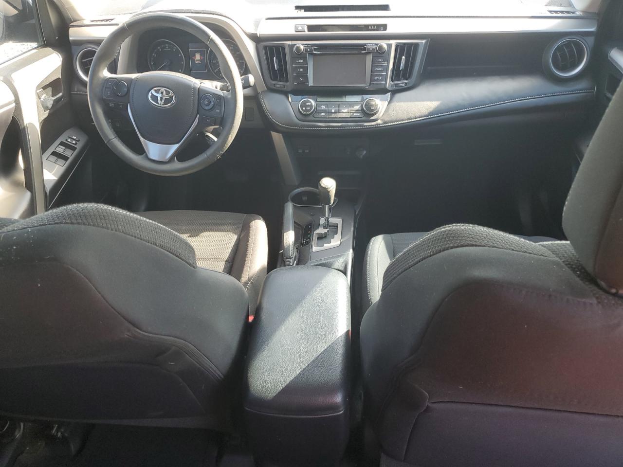 2018 Toyota RAV 4 - Image 8