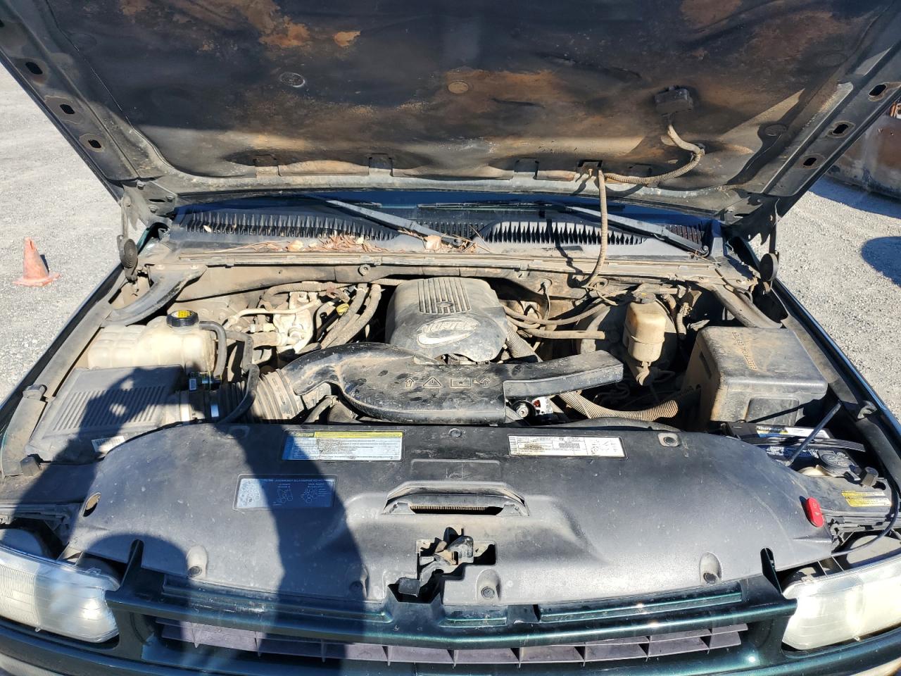 2001 Chevrolet Tahoe K1500 VIN: 1GNEK13T51R176963 Lot: 88198655