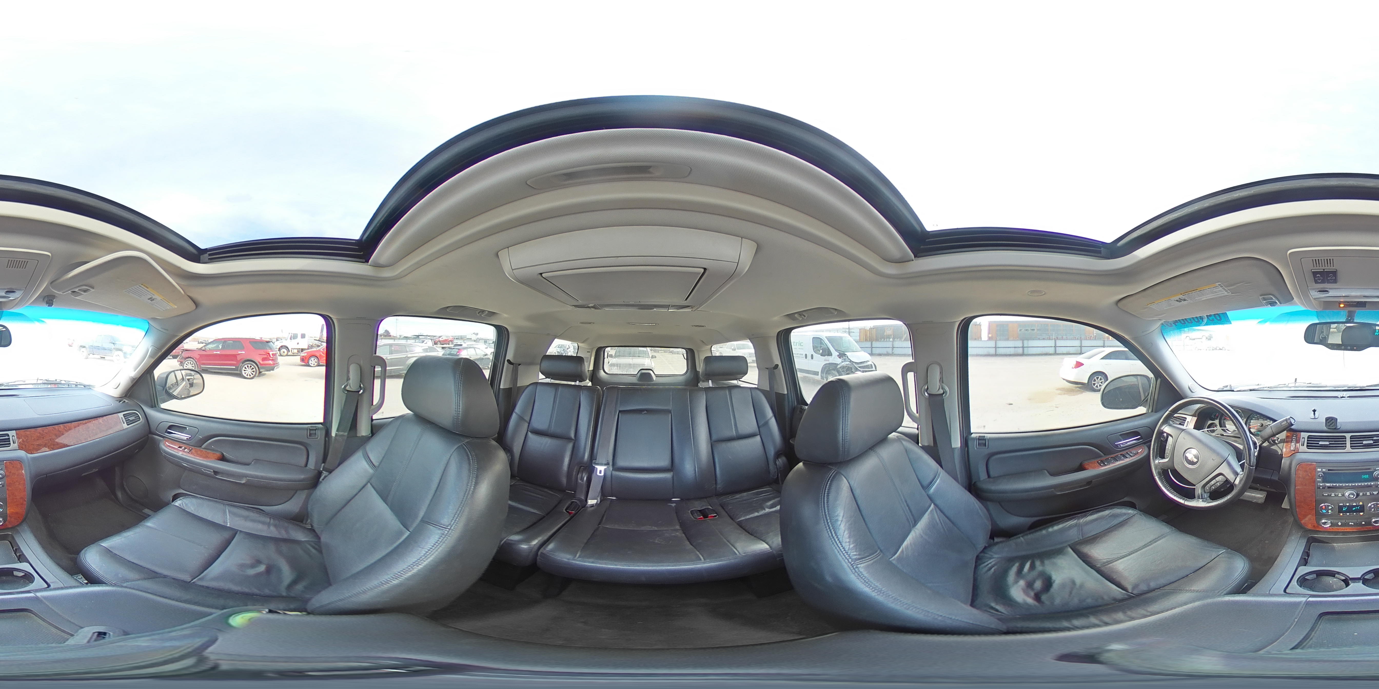 2008 Chevrolet Suburban - Image 13