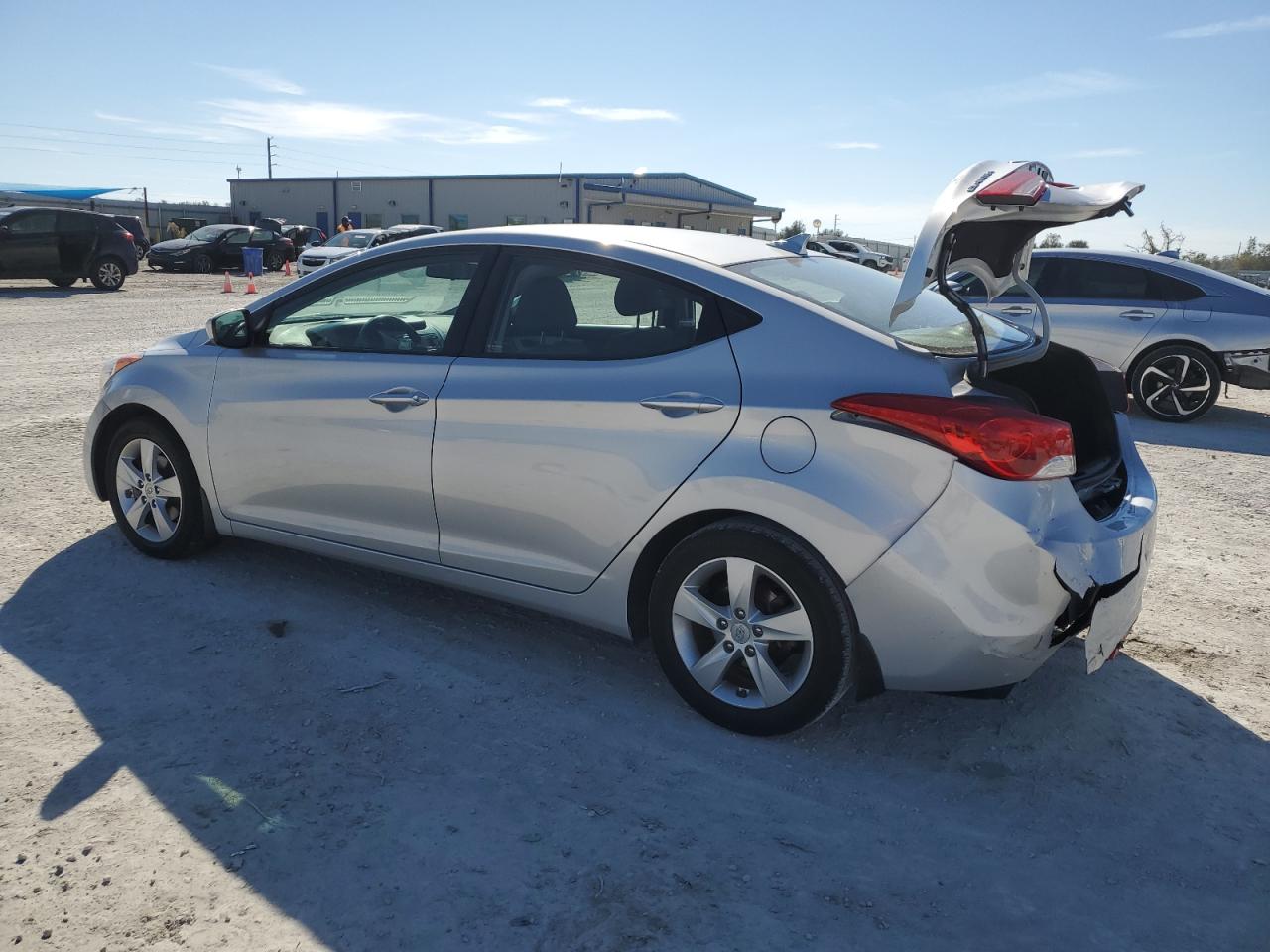 2013 Hyundai Elantra - Image 2