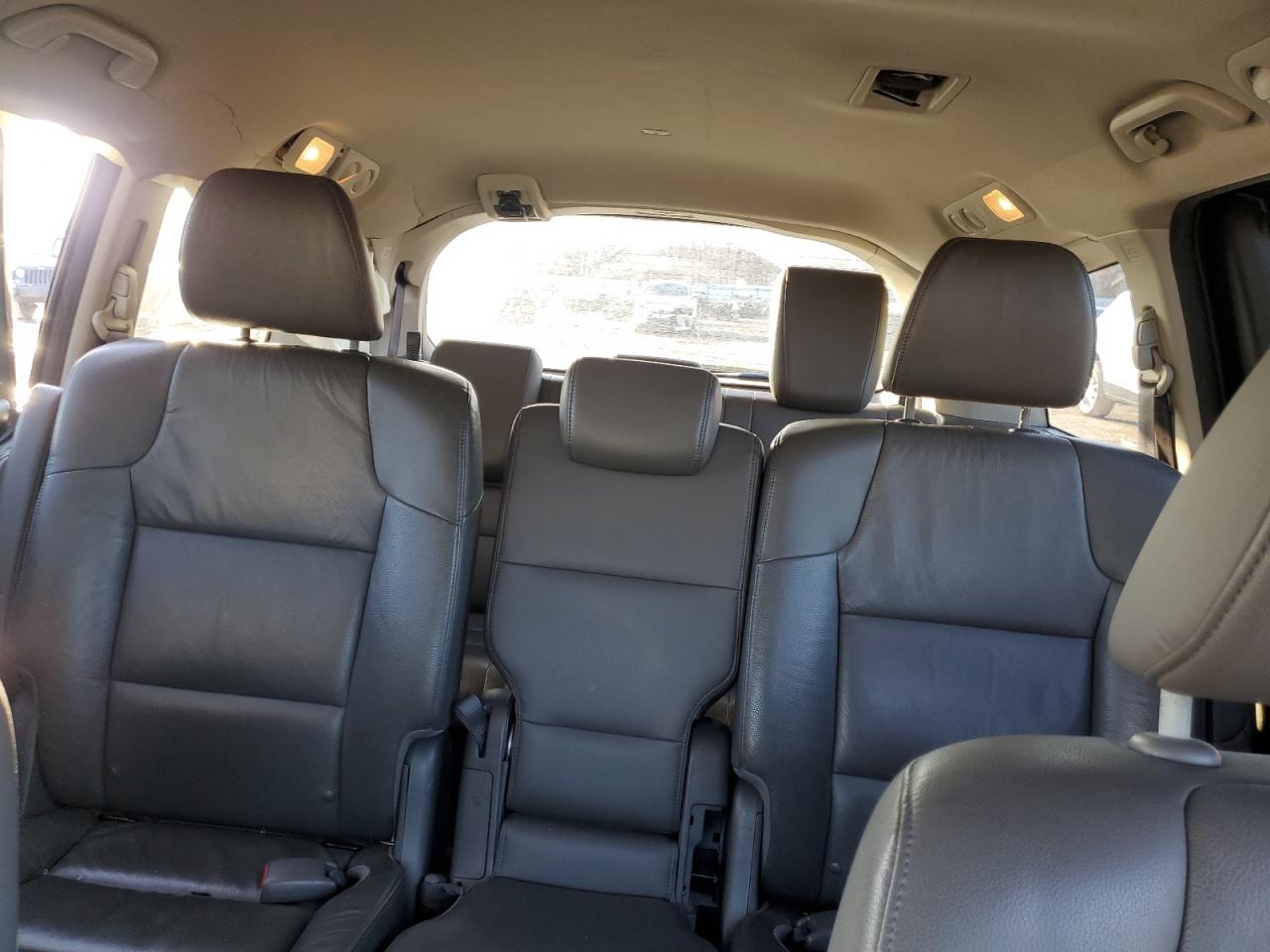 2012 Honda Odyssey - Image 10