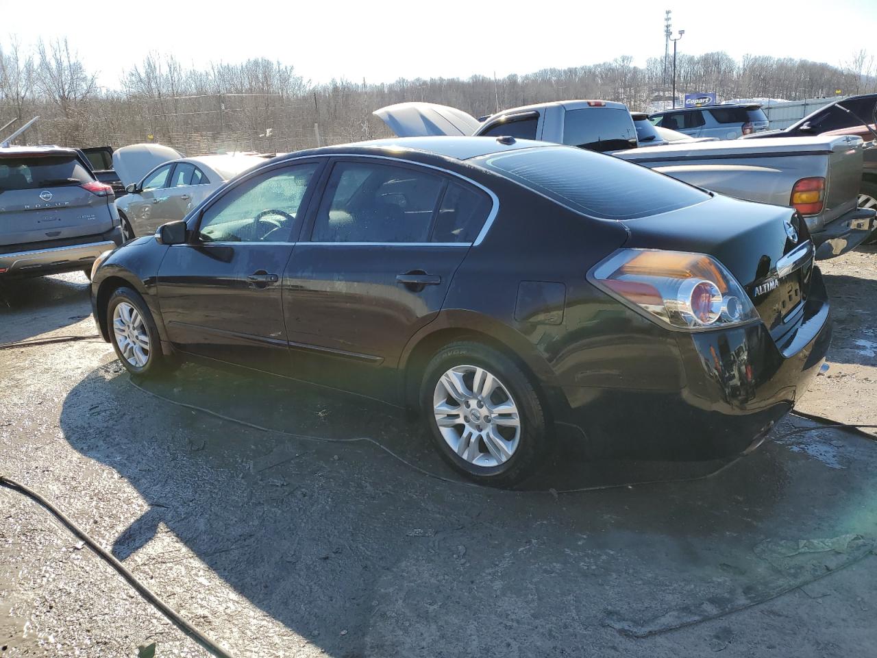 2010 Nissan Altima - Image 2