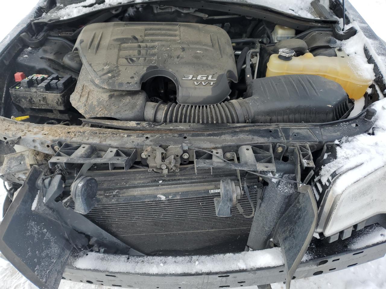 2014 Chrysler 300 - Image 12