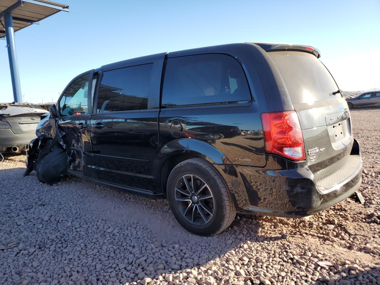 2015 Dodge Caravan - Image 2