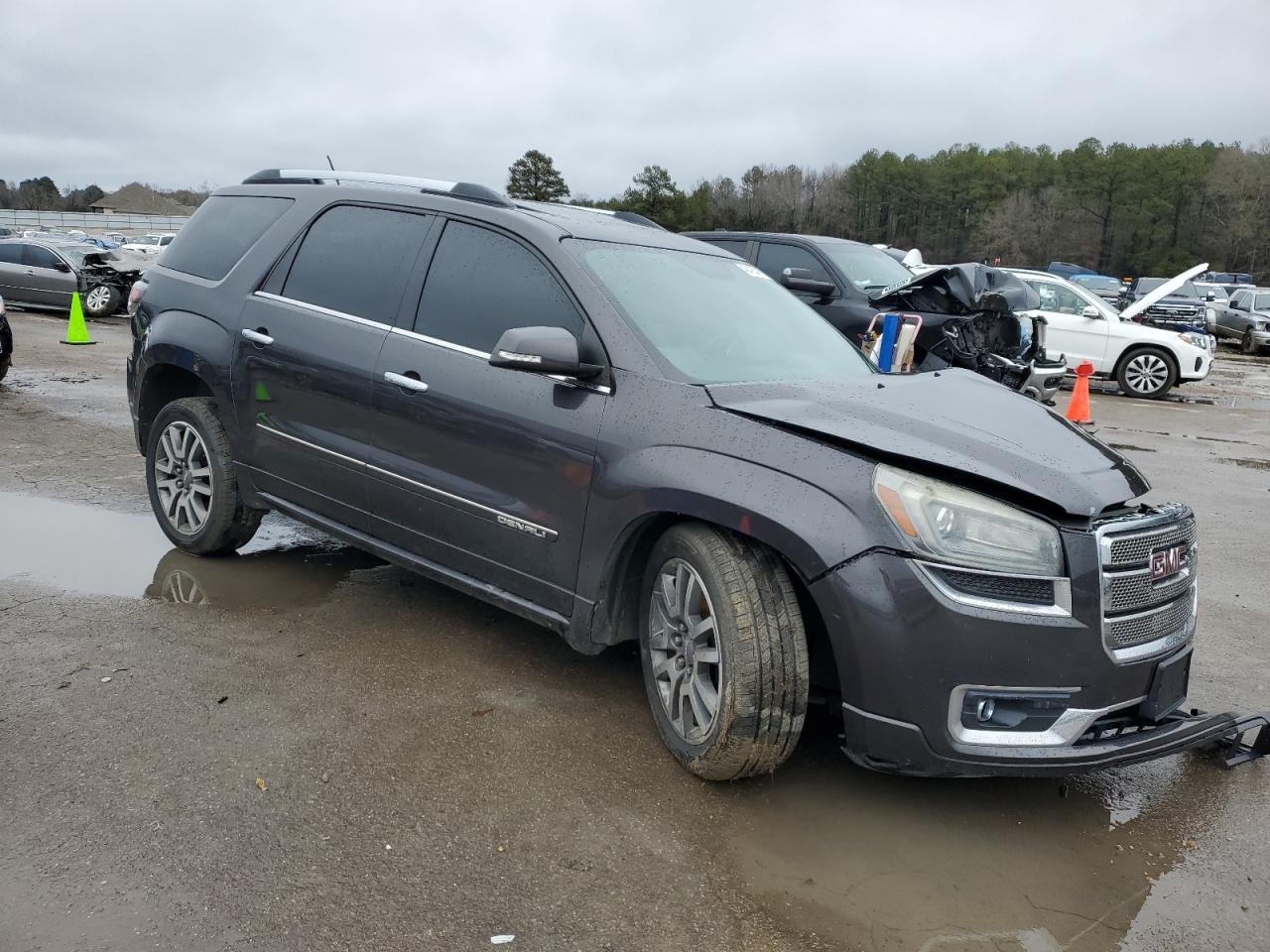 2013 GMC Acadia - Image 4