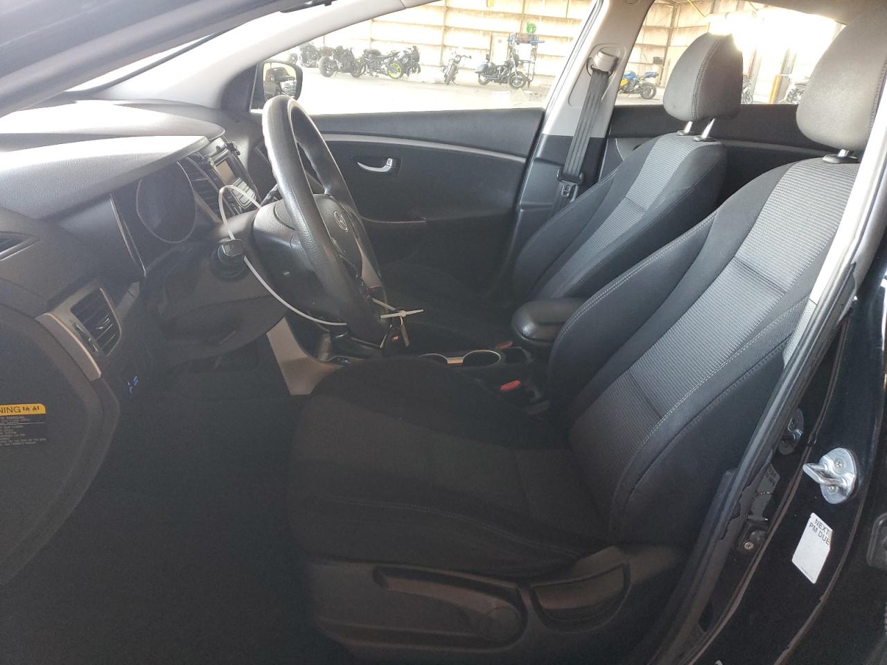 2017 Hyundai Elantra - Image 7