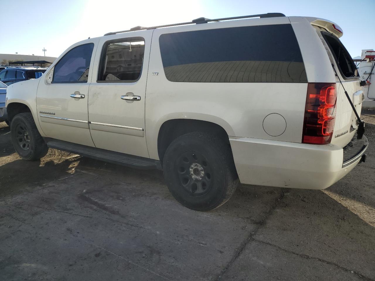 2010 Chevrolet Suburban - Image 2