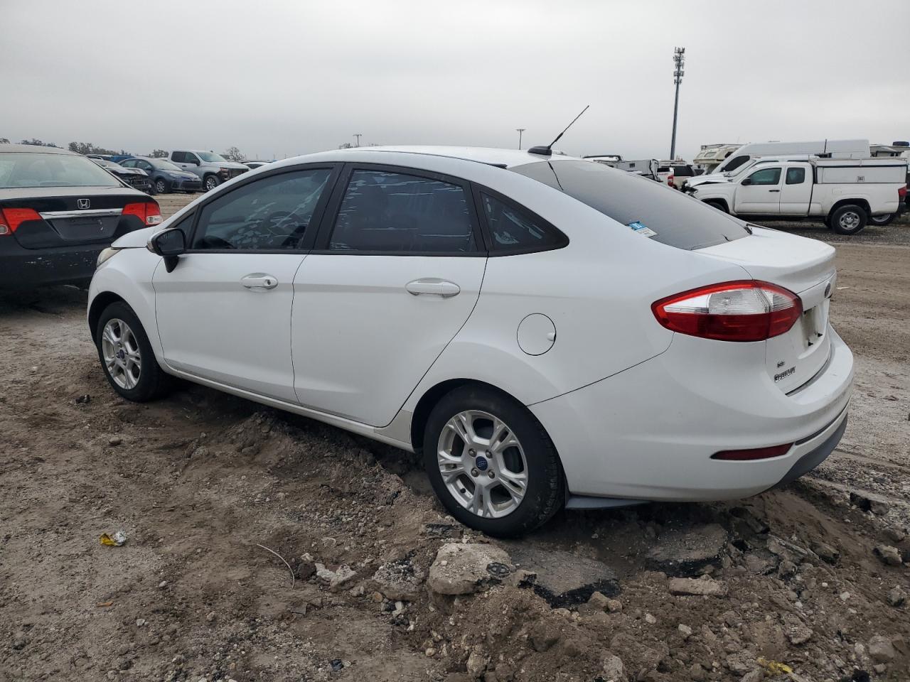 2016 Ford Fiesta - Image 2