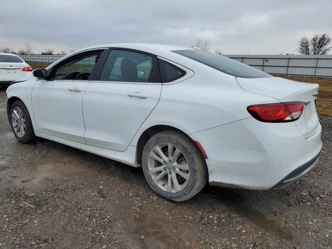 2015 Chrysler 200 - Image 2