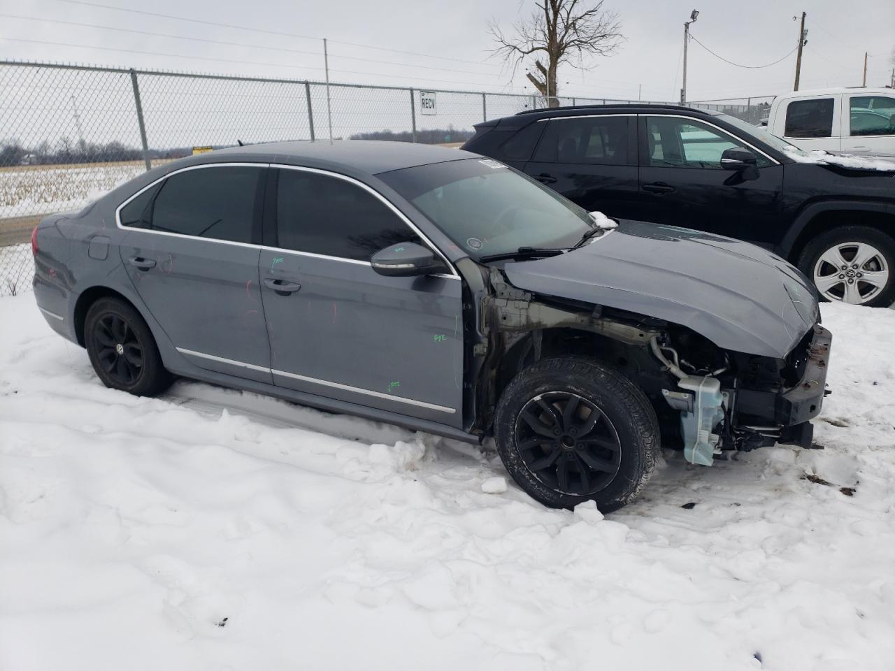 2017 Volkswagen Passat - Image 4