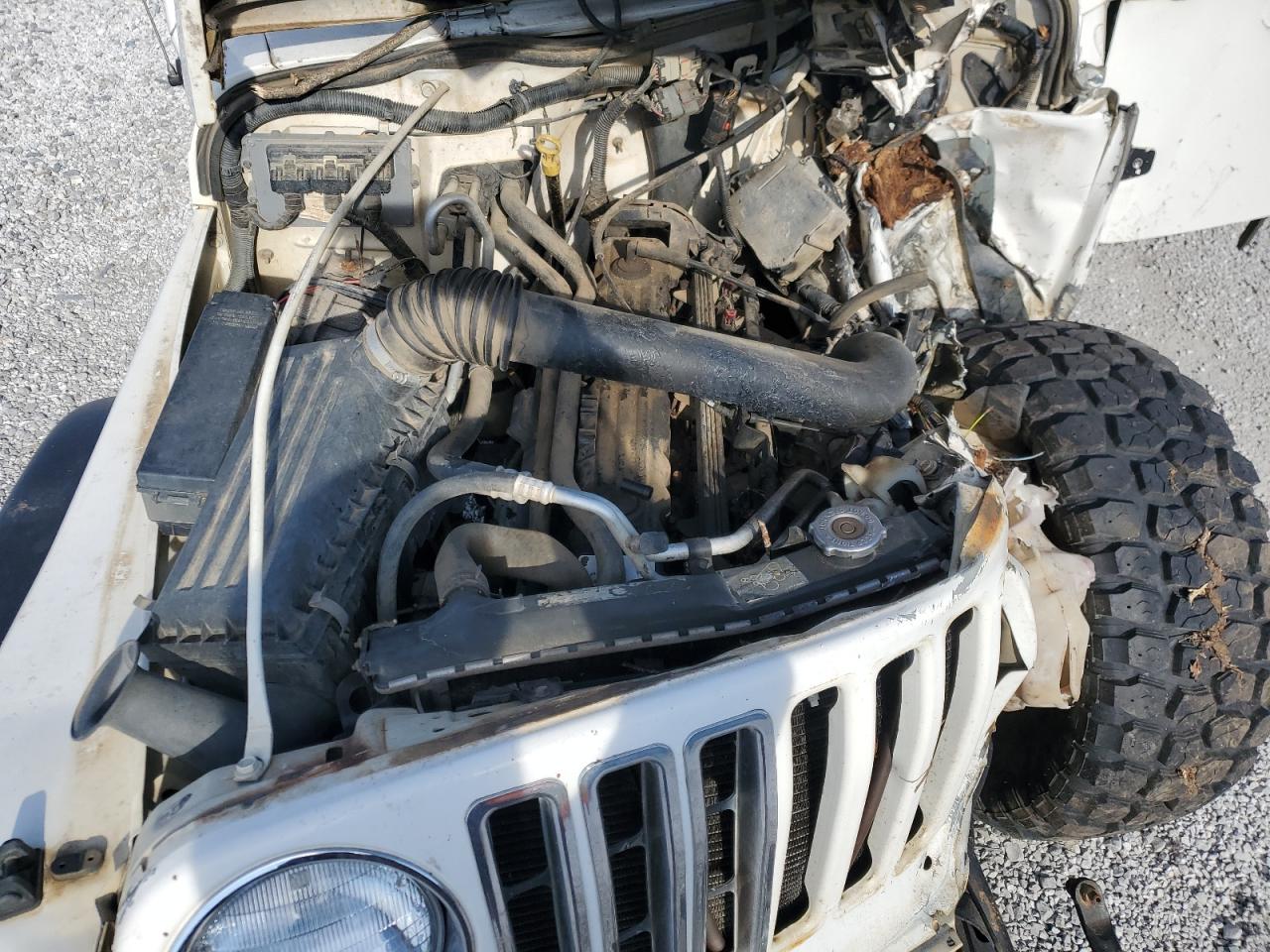 2004 Jeep Wrangler - Image 12