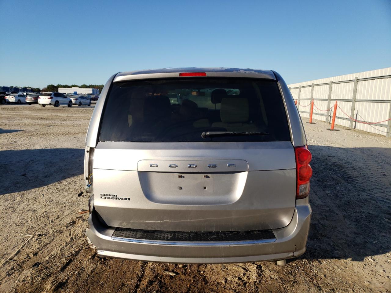 2016 Dodge Caravan - Image 6