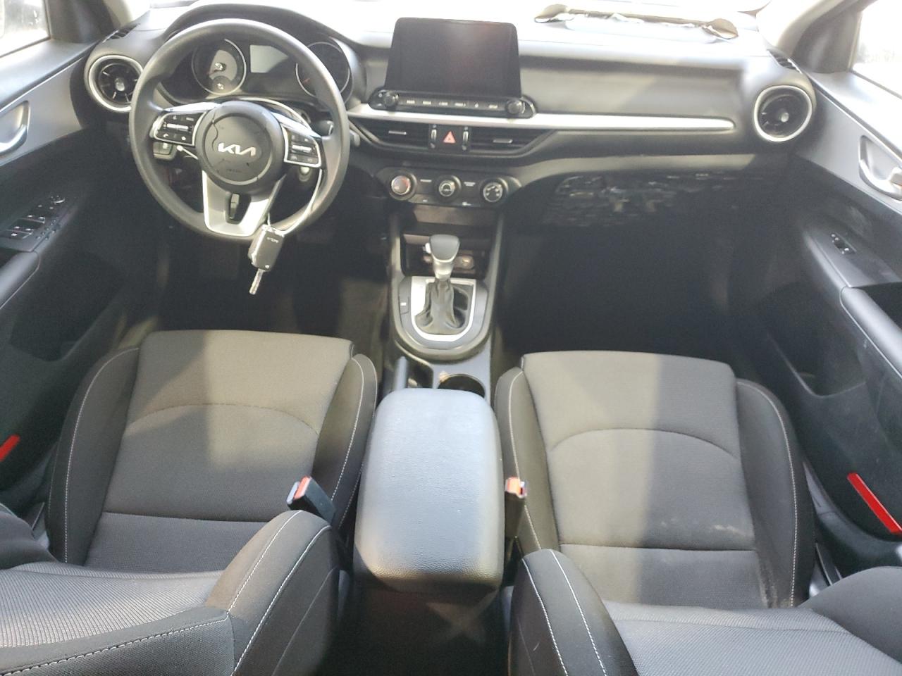 2024 Kia Forte - Image 8