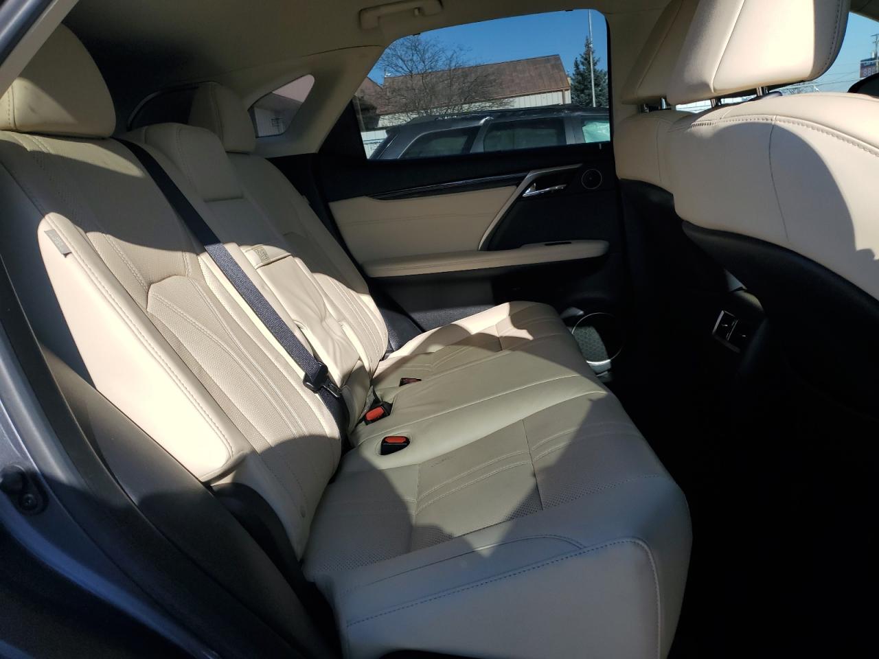 2022 Lexus RX - Image 11