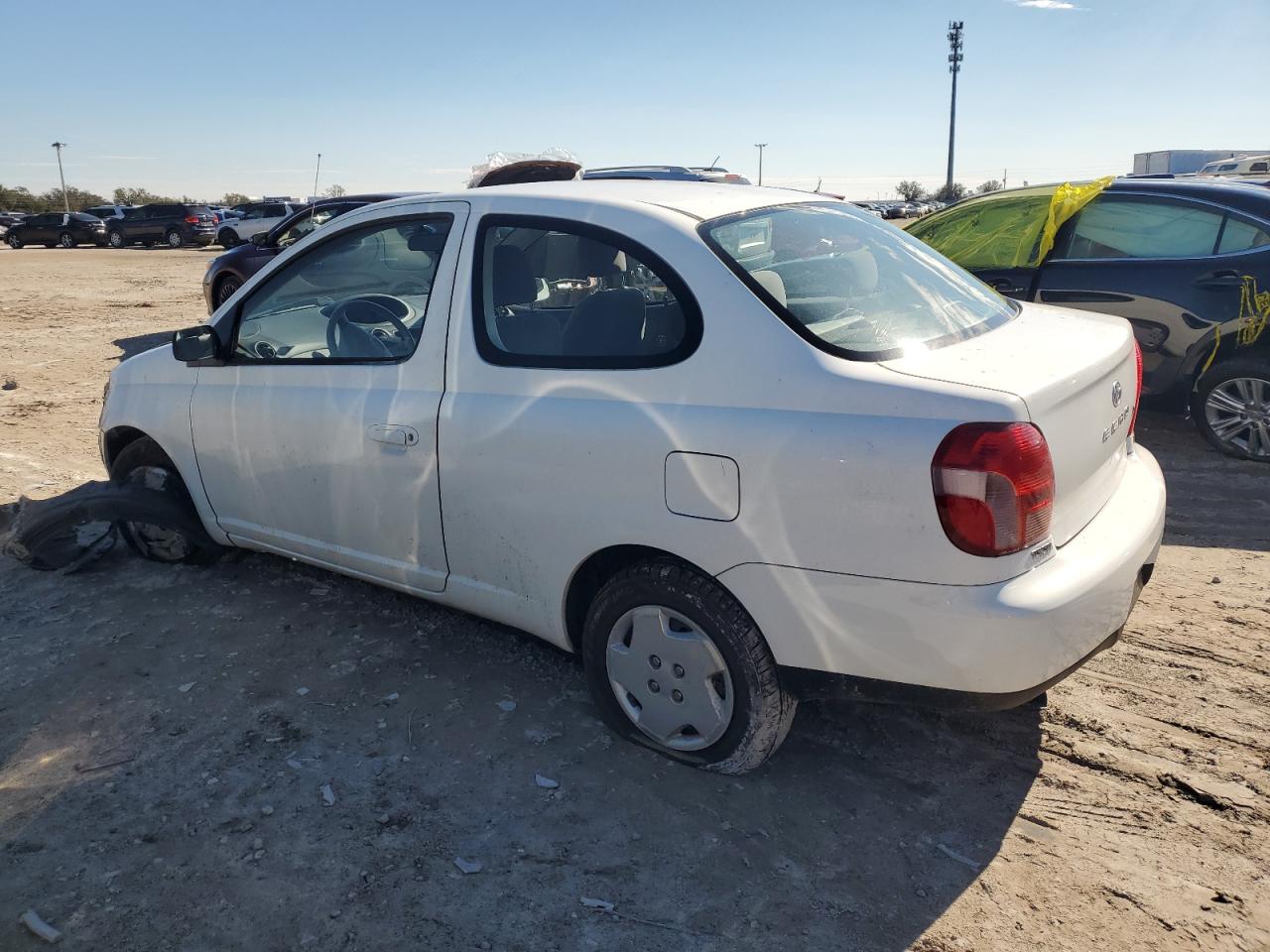 2001 Toyota Echo - Image 2