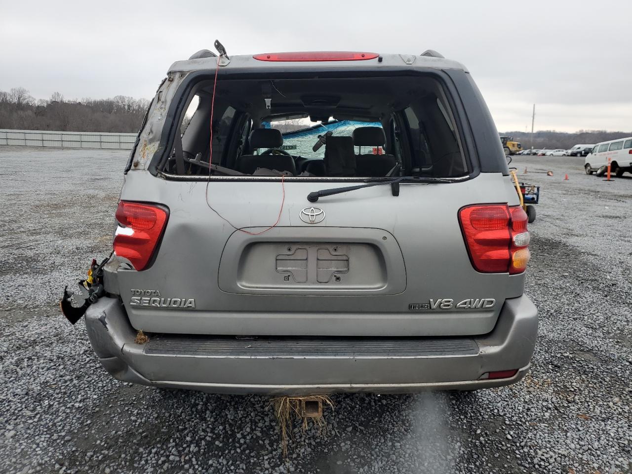2003 Toyota Sequoia - Image 6