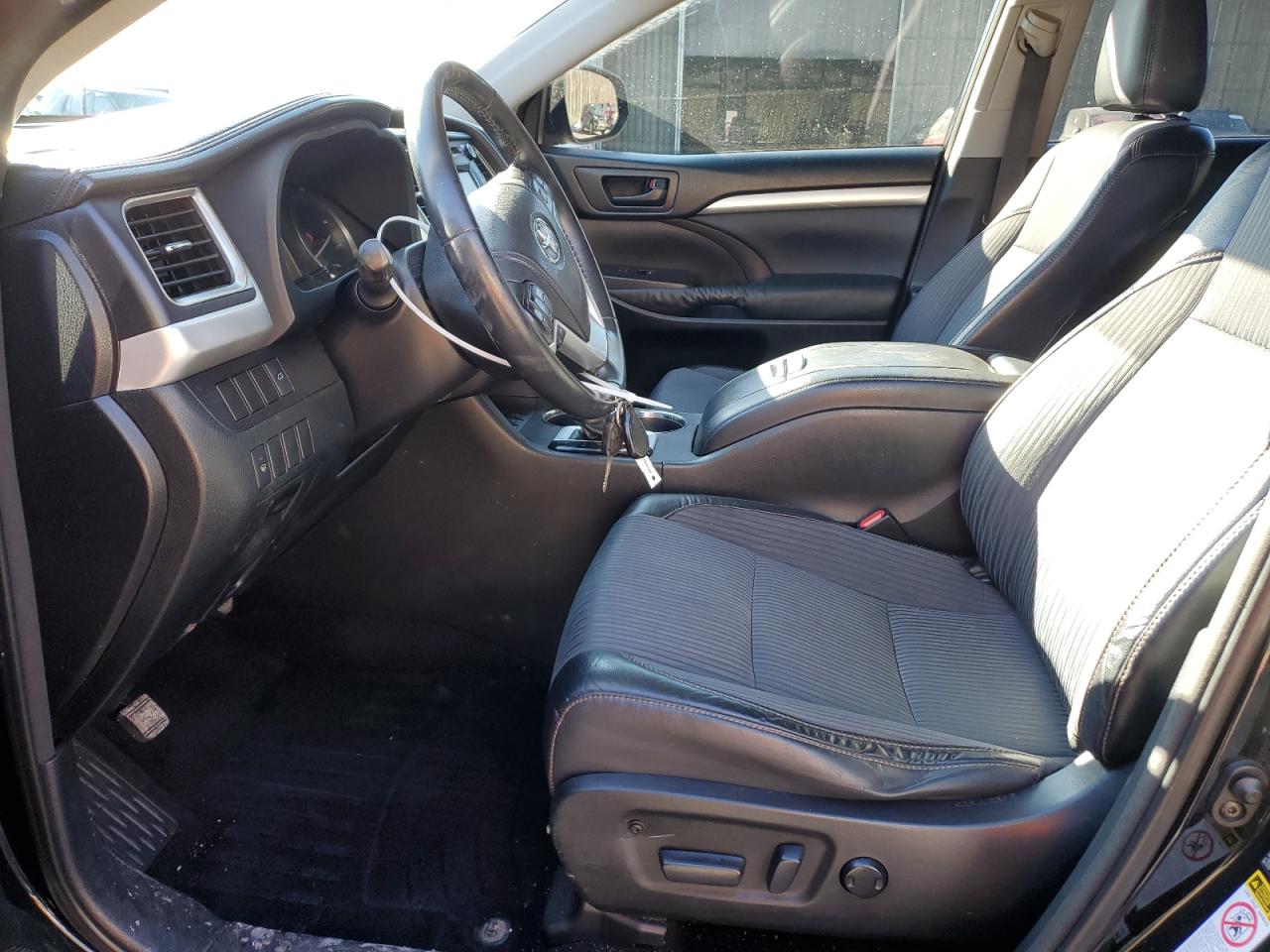 2015 Toyota Highlander - Image 7