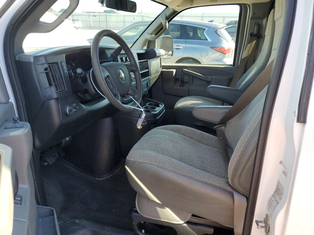 2019 Chevrolet Express - Image 7