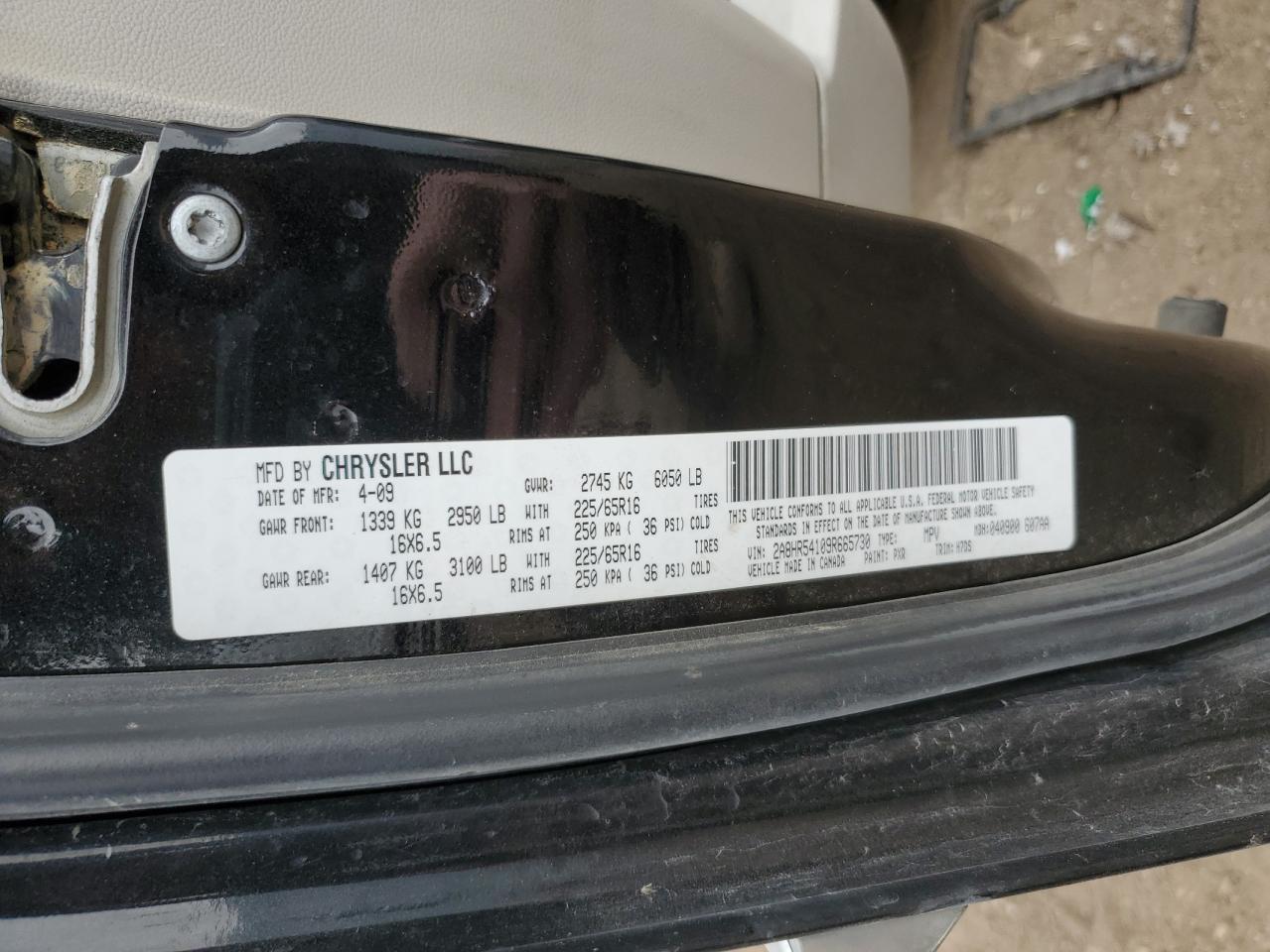 2009 Chrysler Town & Country - Image 13
