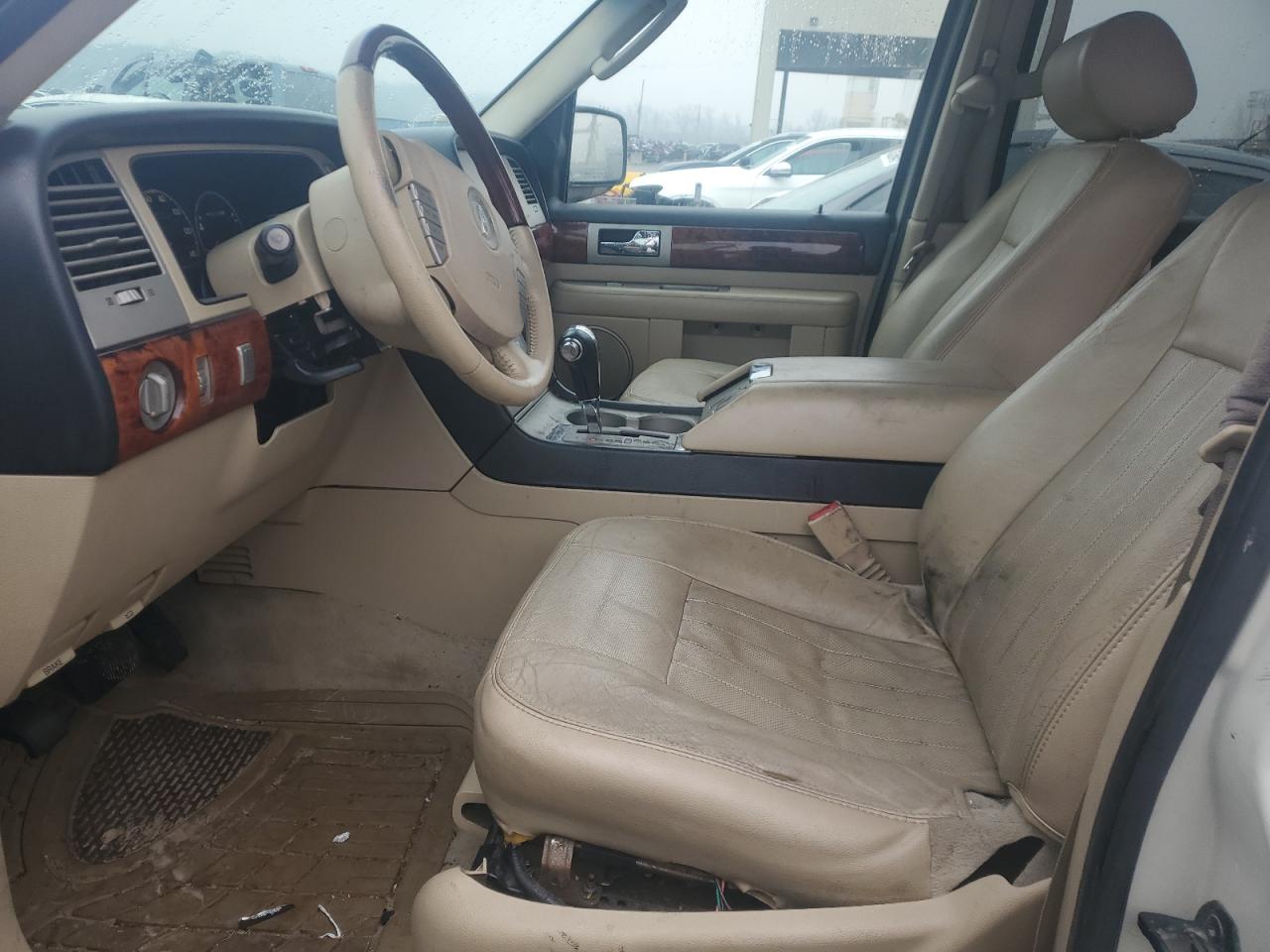 2005 Lincoln Navigator - Image 7