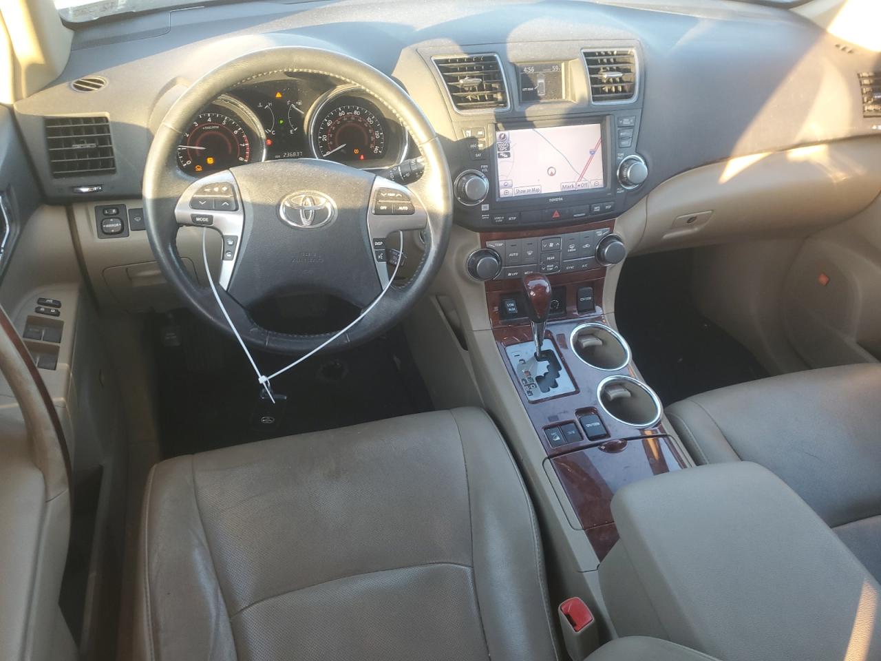 2011 Toyota Highlander - Image 8