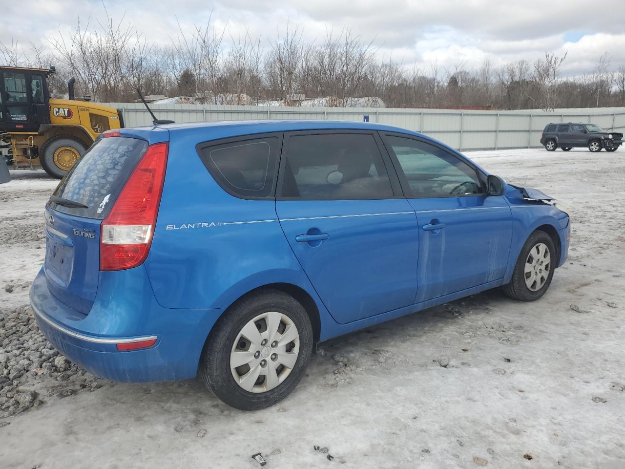 2011 Hyundai Elantra - Image 3