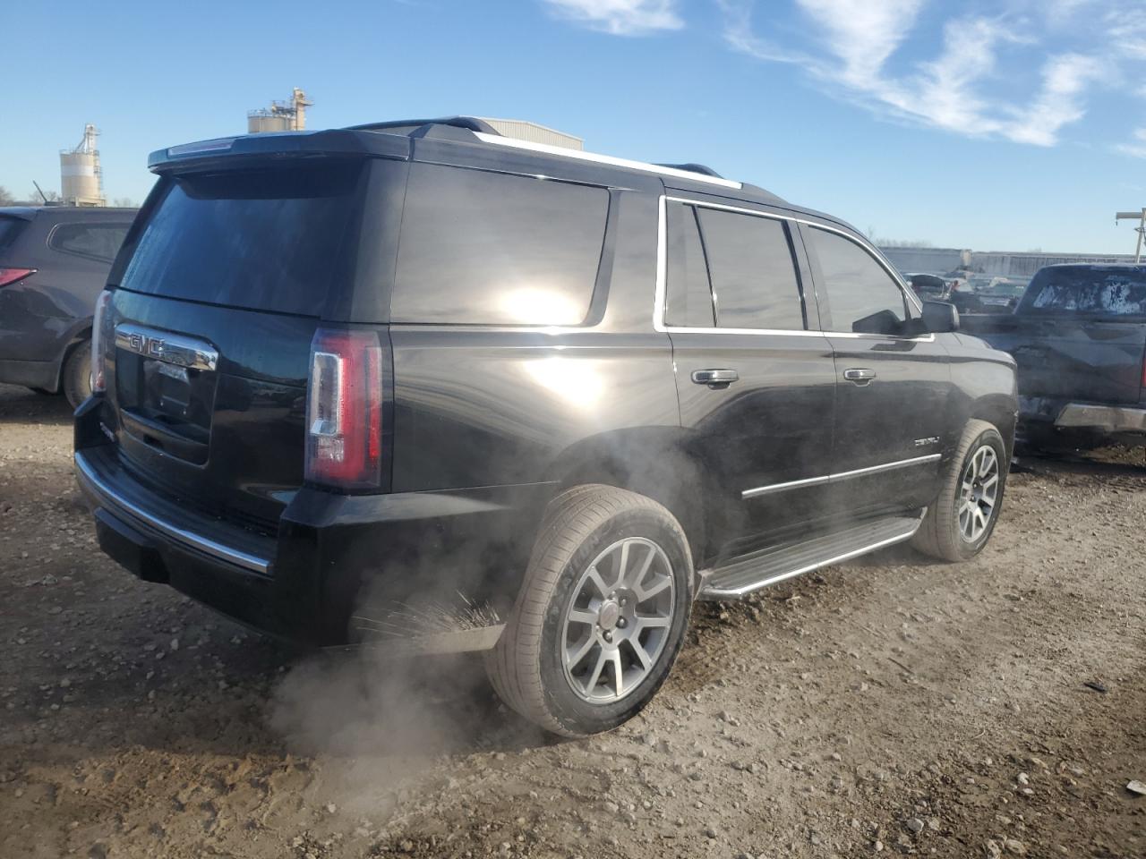 2015 GMC Yukon - Image 3